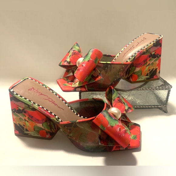 Betsey Johnson Shoes - NWOB BETSEY JOHNSON JORDN RED/GREEN FLORAL MESH/BOW/PEARL SLIP ON BLOCK HEELS 9